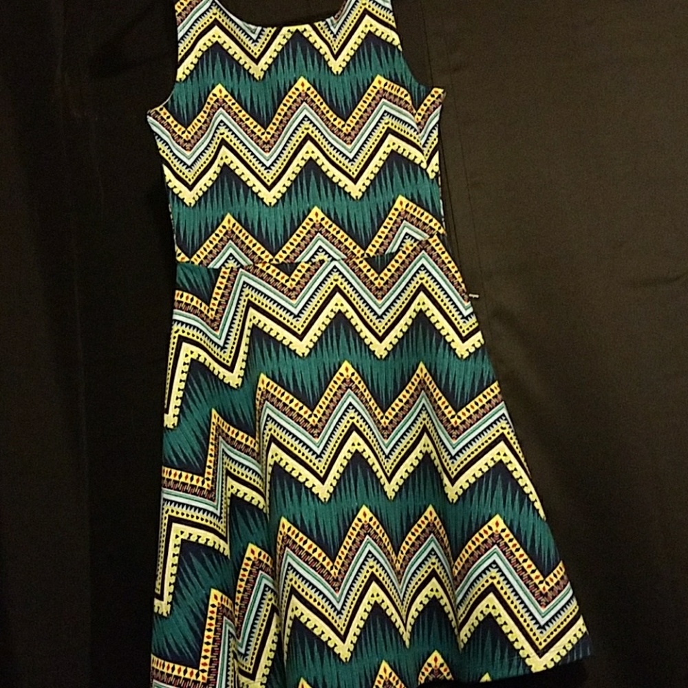 H&M Sleeveless Tribal yellow and green dress